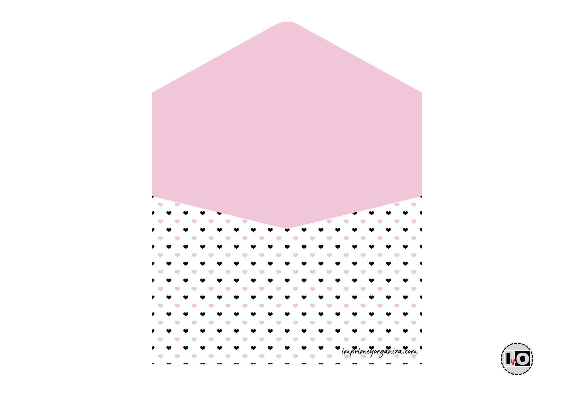 Caja sobre corazones